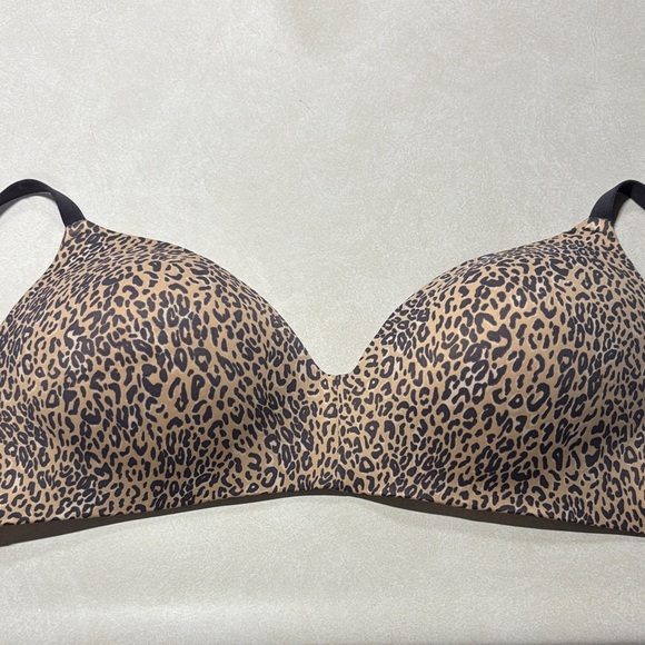 PINK Victoria's Secret Other - VS Pink Chic Leopard Print Bra